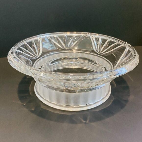 Vintage Stunning Crystal Footed with Geometric Design Candy Dish, 8" Diameter - Picture 1 of 8